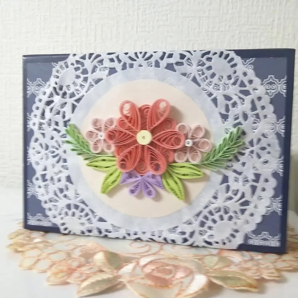 初売りセール！オリジナル原画　ペーパークイリングデコ「フォレストフェアリー」 折り紙×ペーパークイリングデコ折り鶴（折り鶴アート）桃の花⁄ひな祭り⁄ペーパークラフト⁄Origami crane with paper  quilling feathers⁄origami art