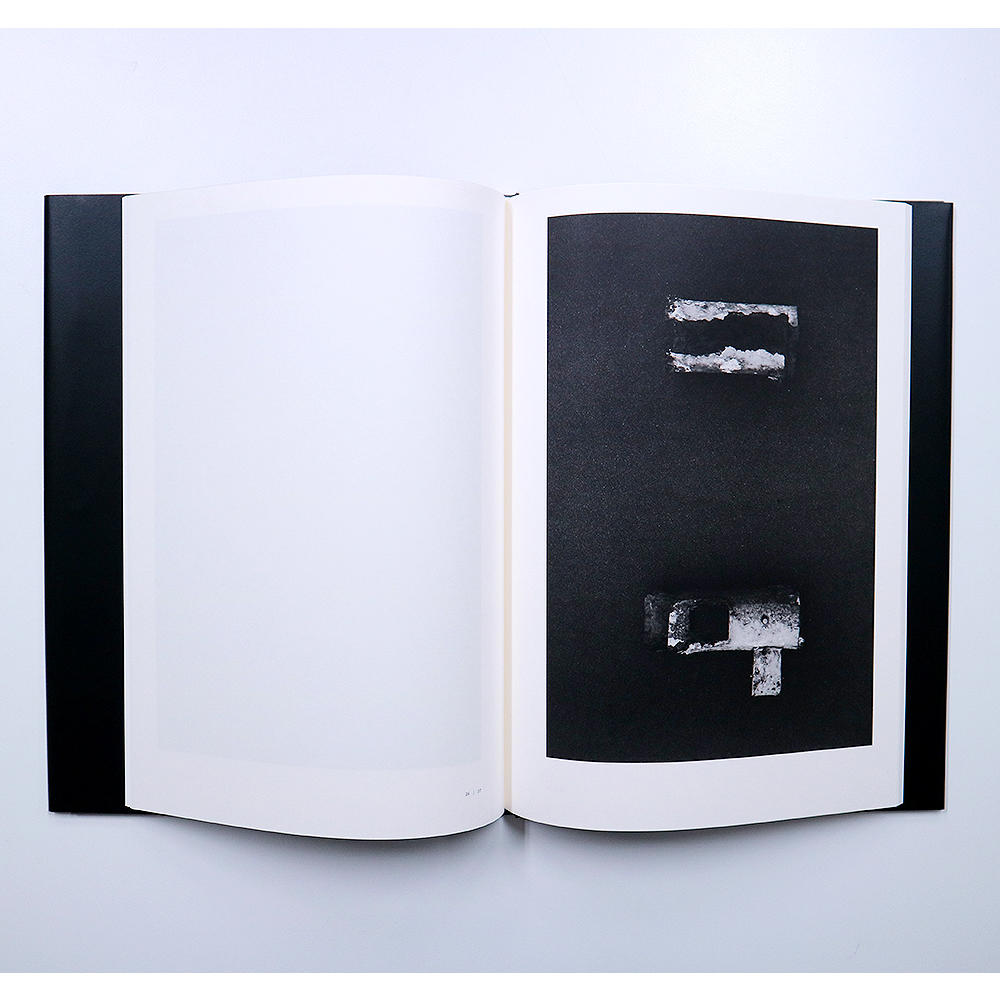 【古書】Book+Folio「On The Beach」 Edition 22 / 35　杉本博司