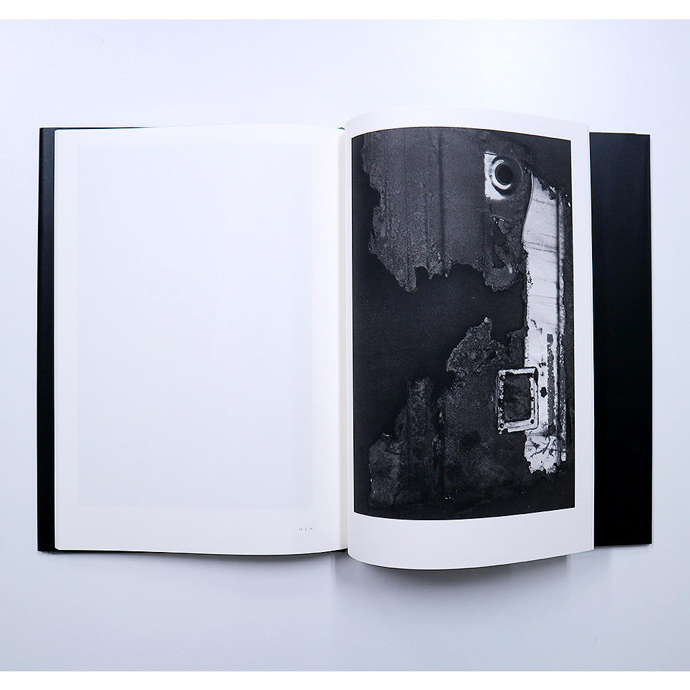 【古書】Book+Folio「On The Beach」 Edition 22 / 35　杉本博司