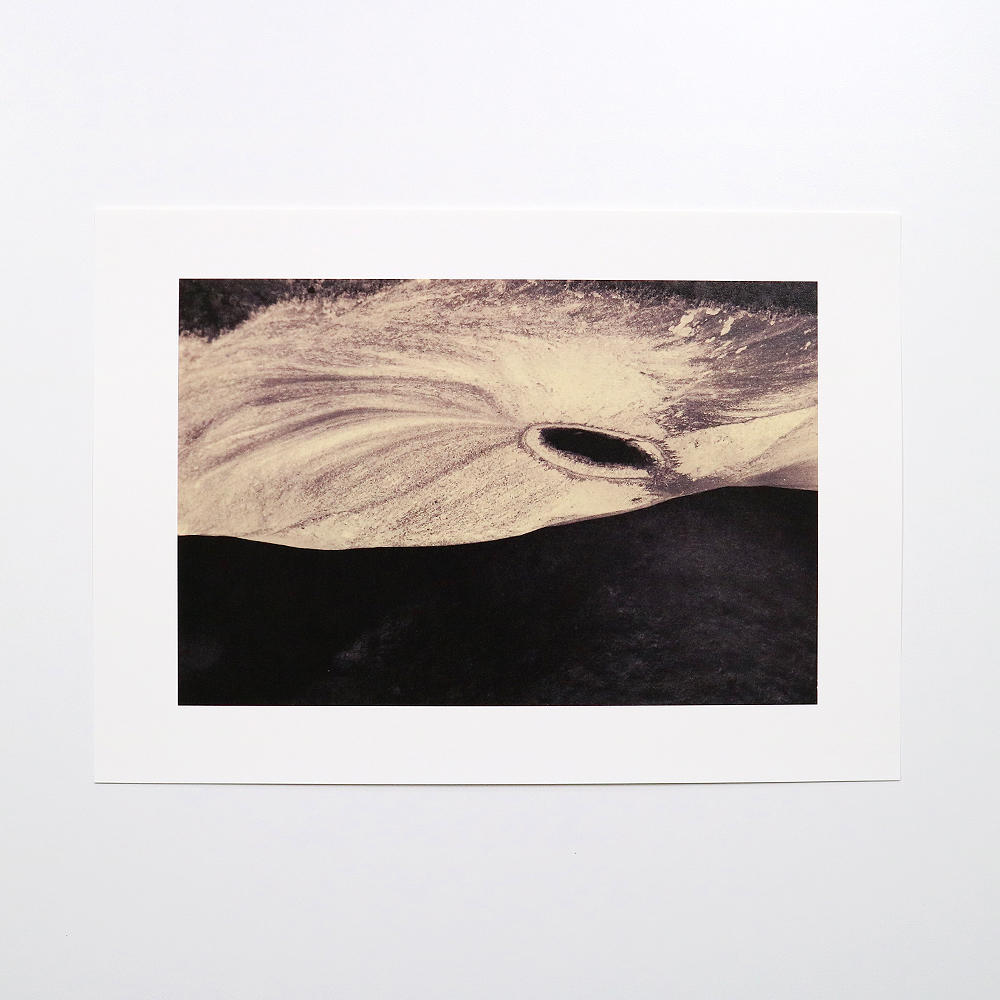 川「FLOW」／写真家・山本昌男と陶芸家・内田鋼一の合作