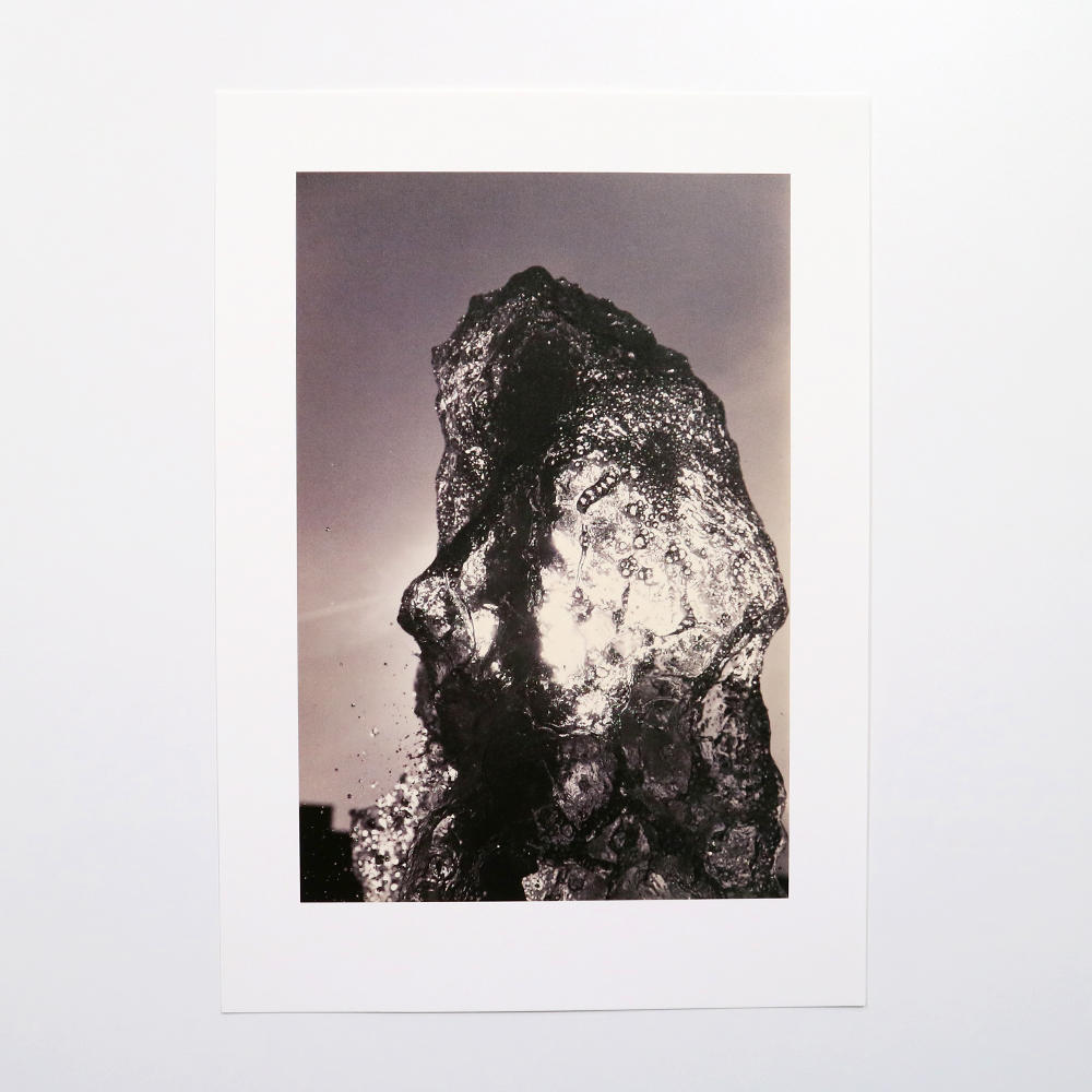 川「FLOW」／写真家・山本昌男と陶芸家・内田鋼一の合作