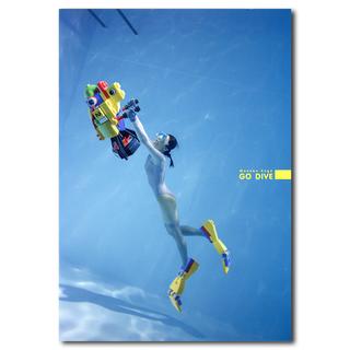 GO DIVE／「水中ニーソ」シリーズの古賀学によるアートブック