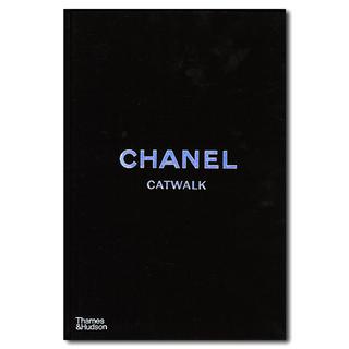 Chanel Catwalk: The Complete Collections　シャネル・キャットウォーク ： コンプリートコレクションアーカイブ