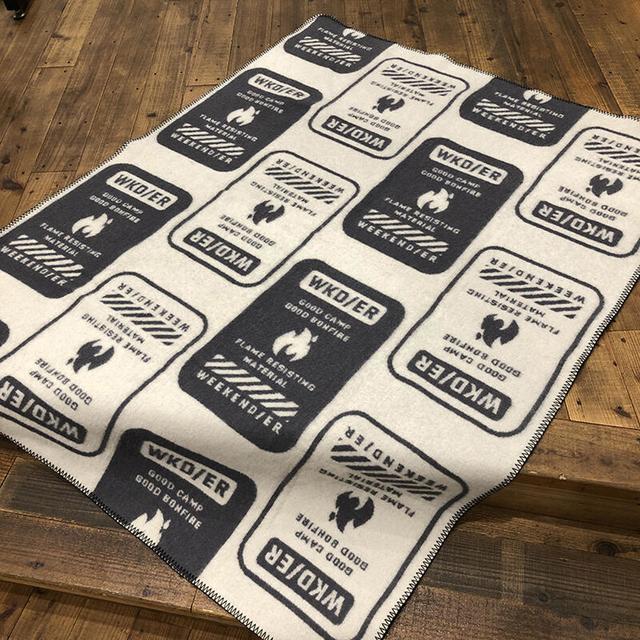 WEEKEND(ER) / FLAME RESISTING MATERIAL BLANKET BEIGE/CHACOAL
