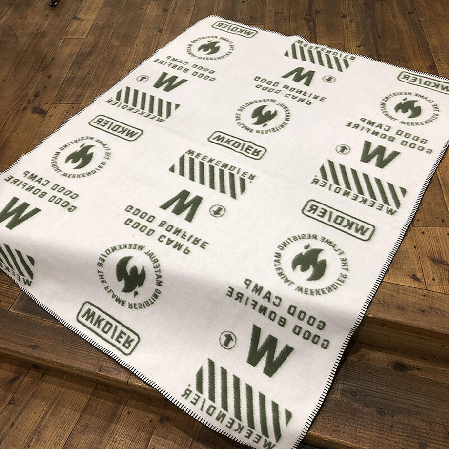 WEEKEND(ER) / FLAME RESISTING MATERIAL HALF SIZE BLANKET OLIVE/BEIGE