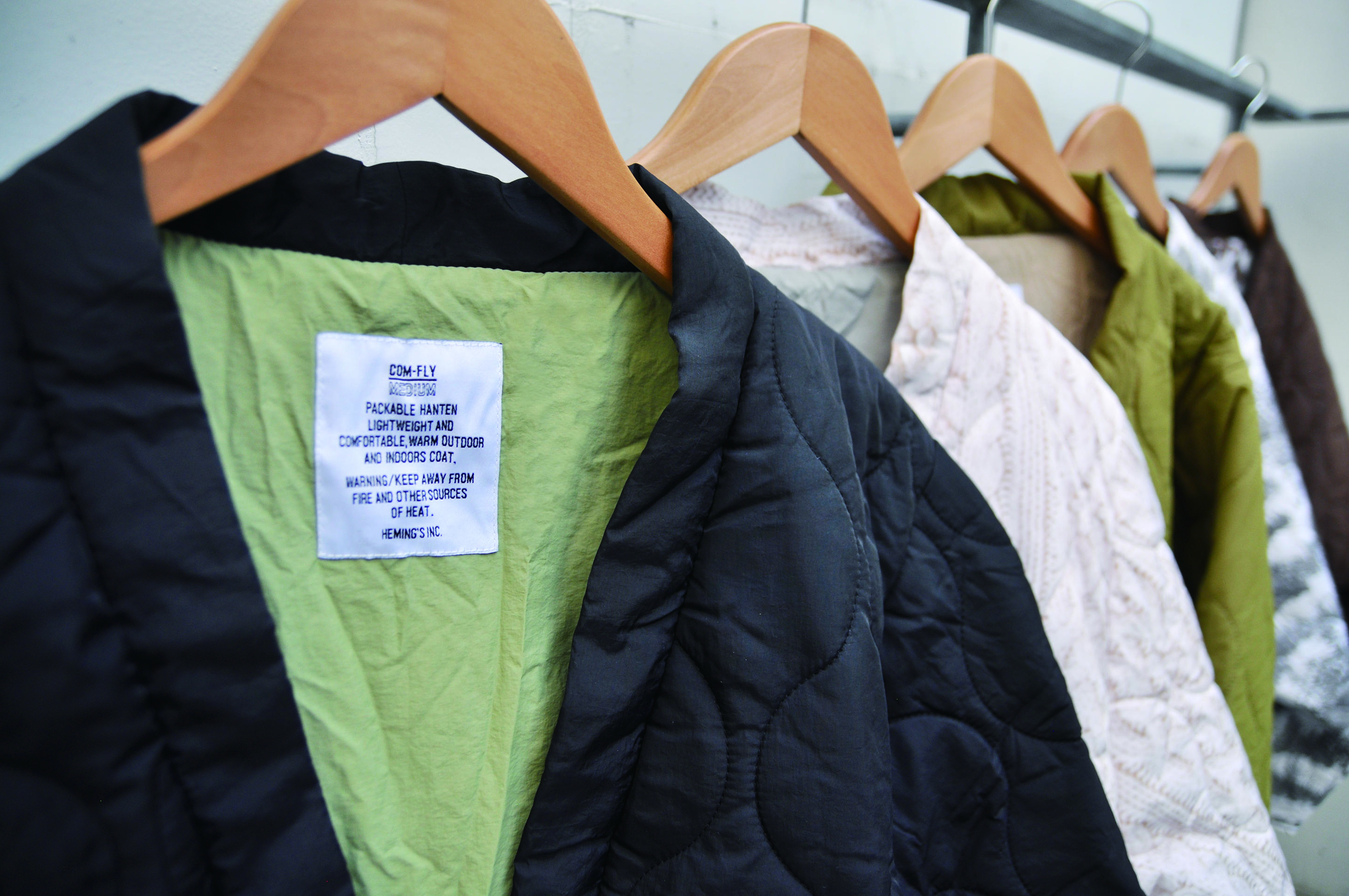 [DAN-TEN] COM-FLY パッカブルはんてん 　Lサイズ　SWEATER