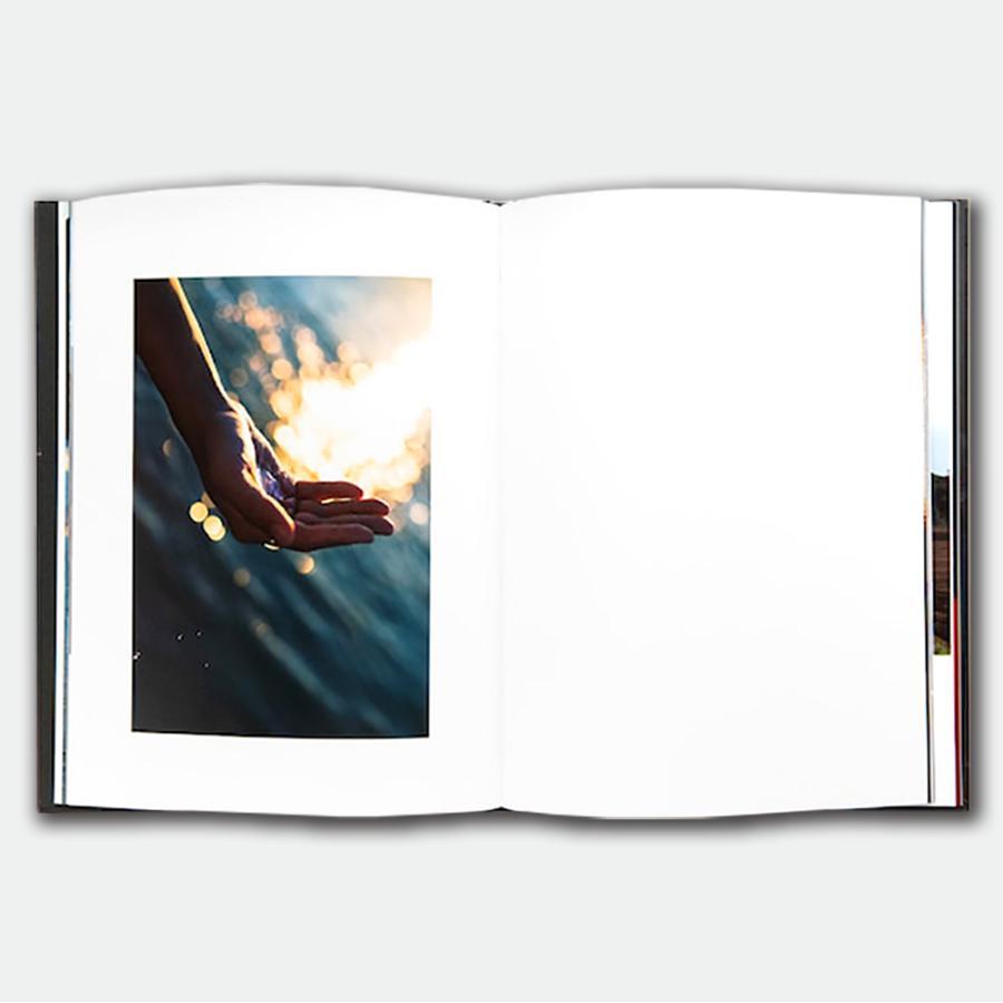 【スリーブの選択可／初版限定600部】海へ　植田 真紗美 　写真集