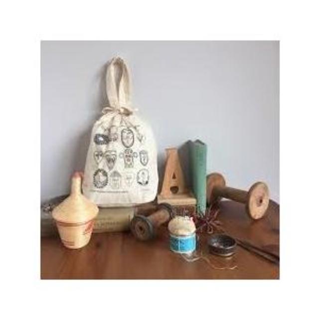 塗り絵をするように刺繍する巾着-embroidery drawstring bag