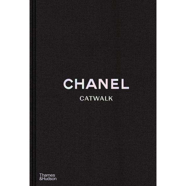 CHANEL CATWALK 本 Chanel Catwalk: The Complete Collections(英語)』 (Thames & Hudson