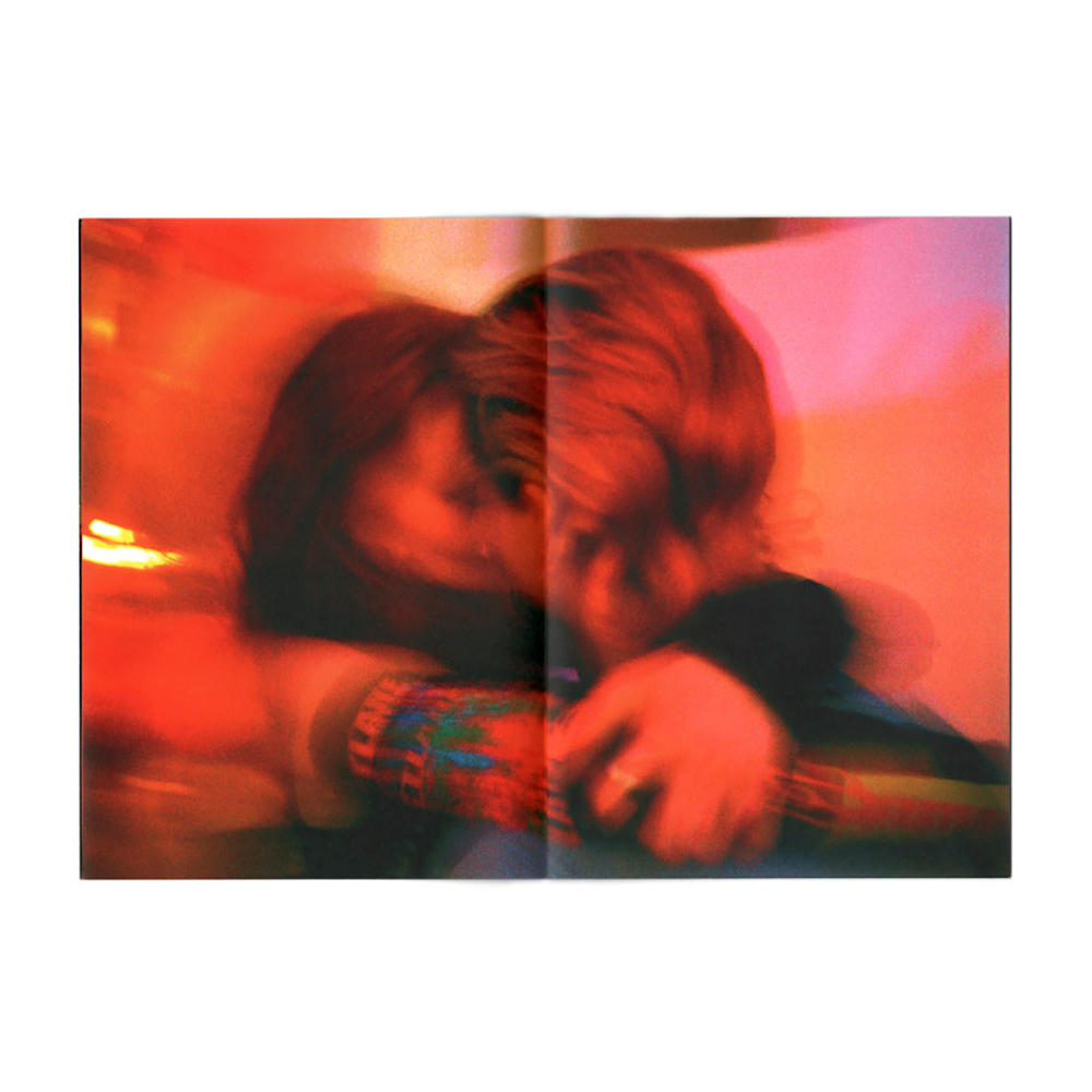 IS MY RED YOUR RED OR IS MY RED YOU BLUE by Sam Hiscox SPOTZ　ARTIST PORTFOLIO 001