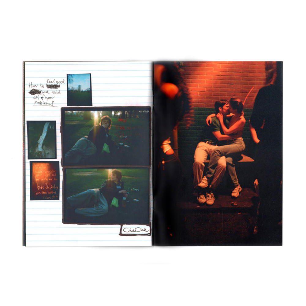 IS MY RED YOUR RED OR IS MY RED YOU BLUE by Sam Hiscox SPOTZ　ARTIST PORTFOLIO 001