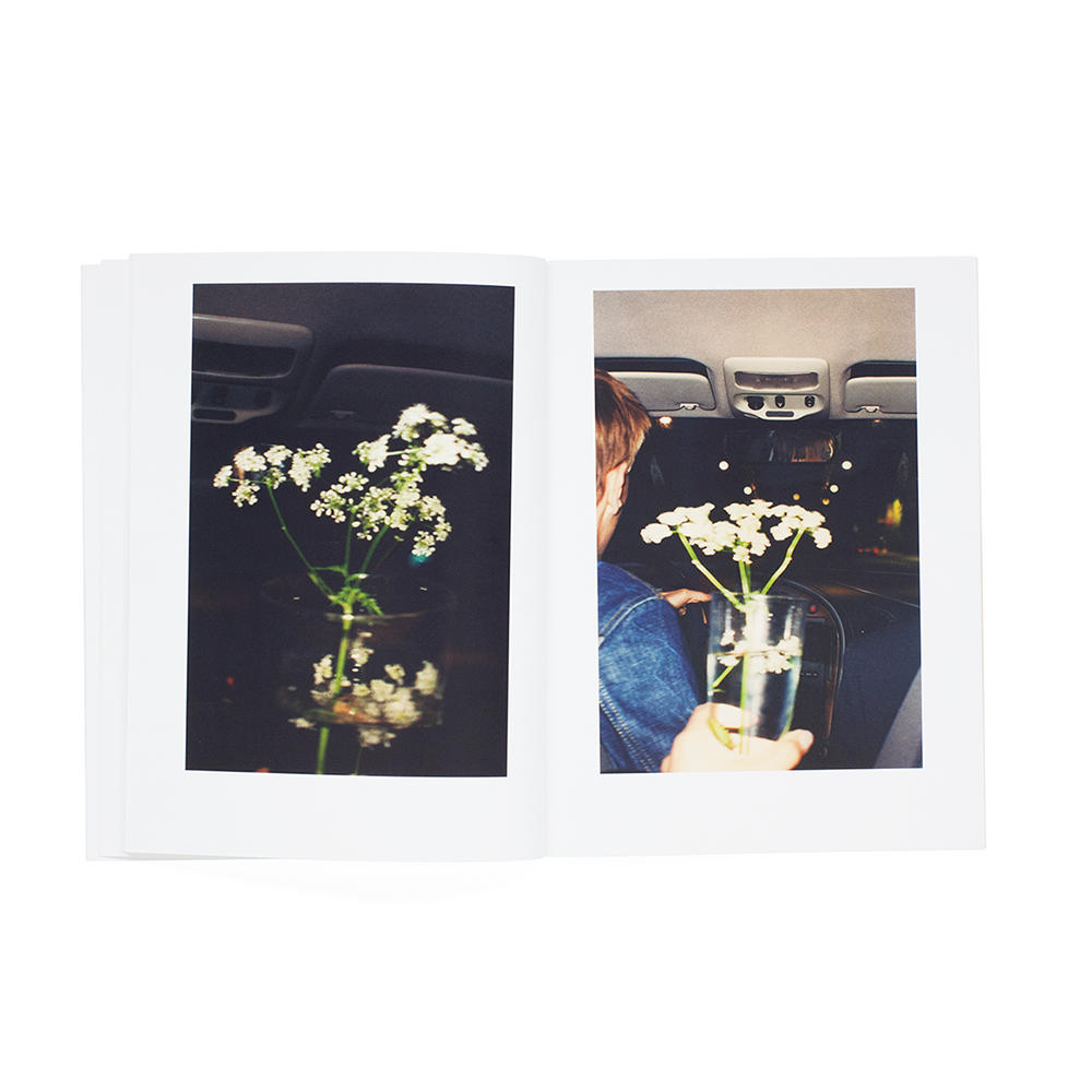 【サイン入り／500部限定／デッドストック】White Flowers by Sayo Nagase　永瀬沙世 写真集