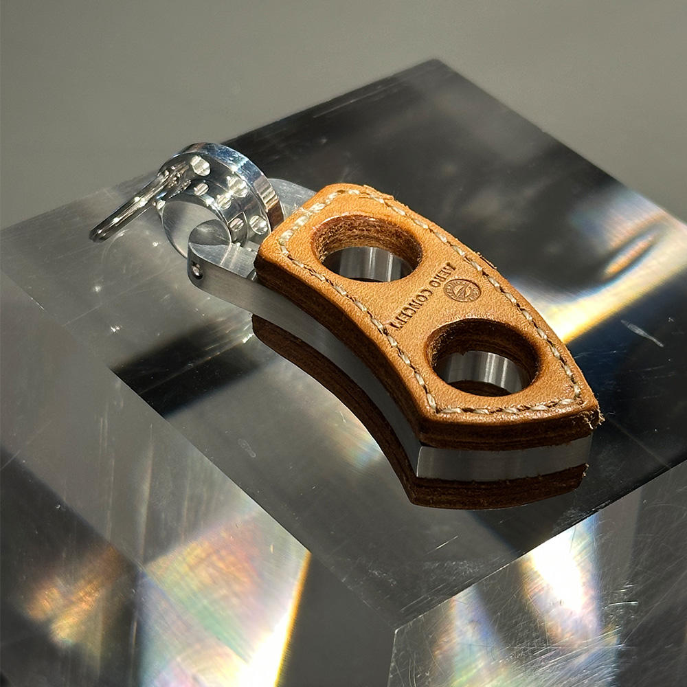 【エアロコンセプト】Intuition（キーホルダー）　牛革｜ヌード