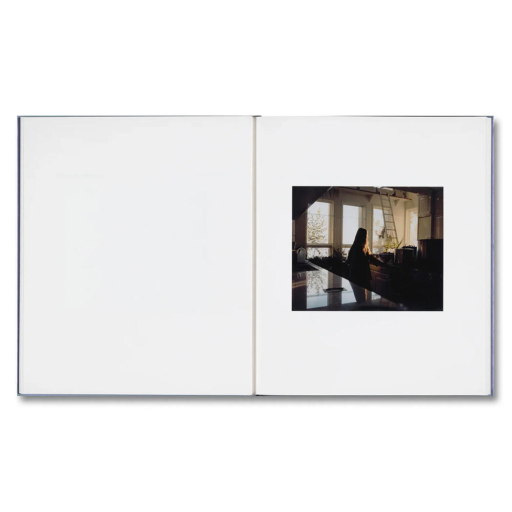 【特典トートバッグ付き】i shall sing these songs beautifully by Yorgos Lanthimos（ヨルゴス・ランティモス） 写真集