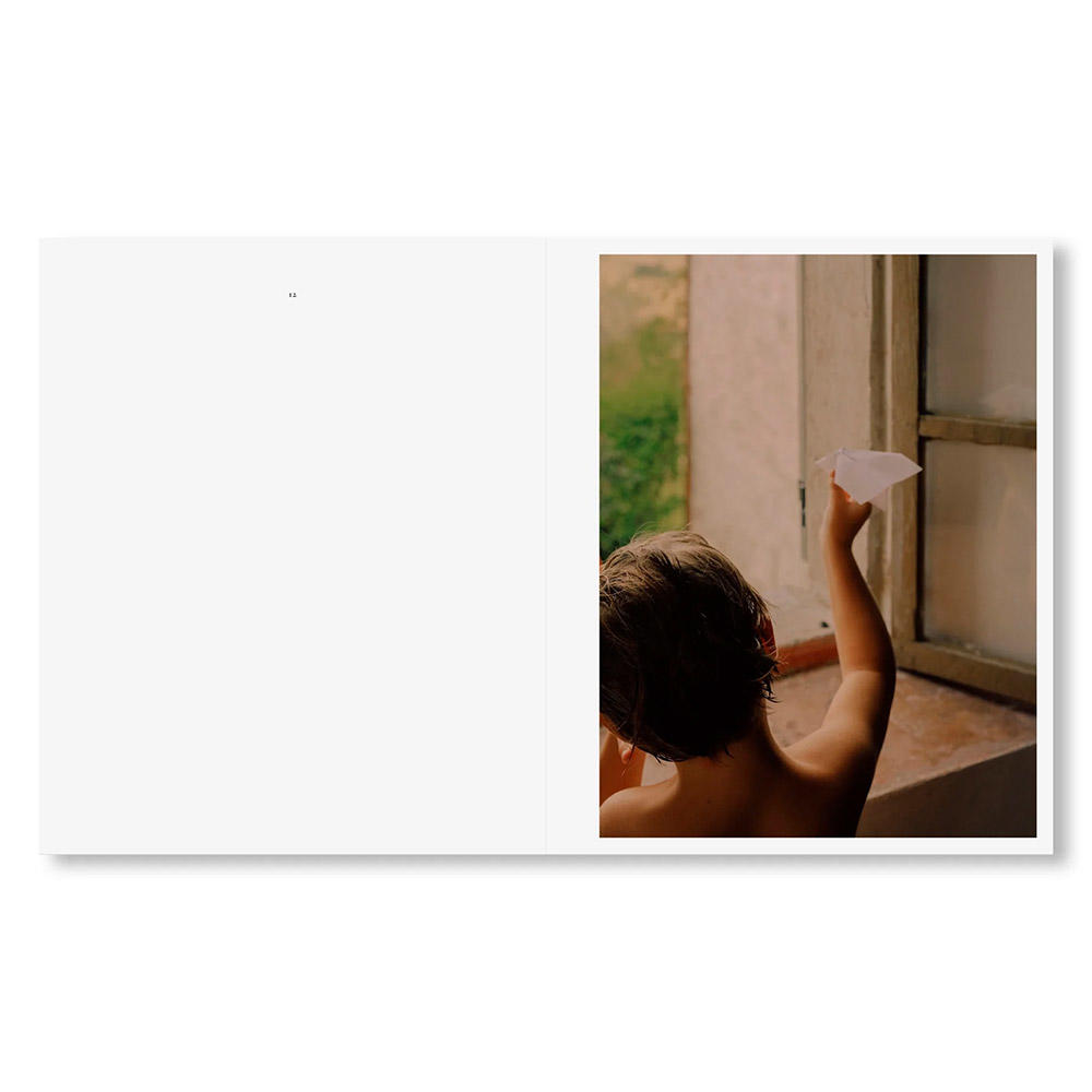 IN-PASSING by Lisa Sorgini（リサ・ソルジーニ） 写真集