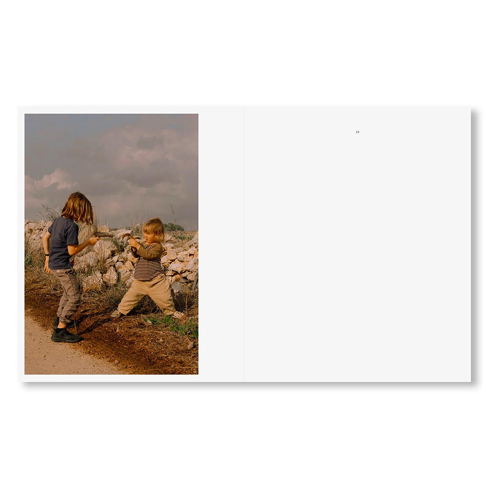 IN-PASSING by Lisa Sorgini（リサ・ソルジーニ） 写真集