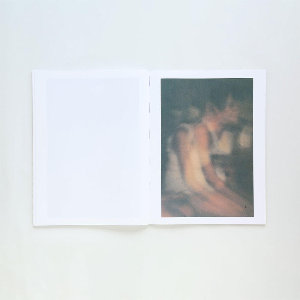 やさしいだけ 松岡一哲 写真集 .