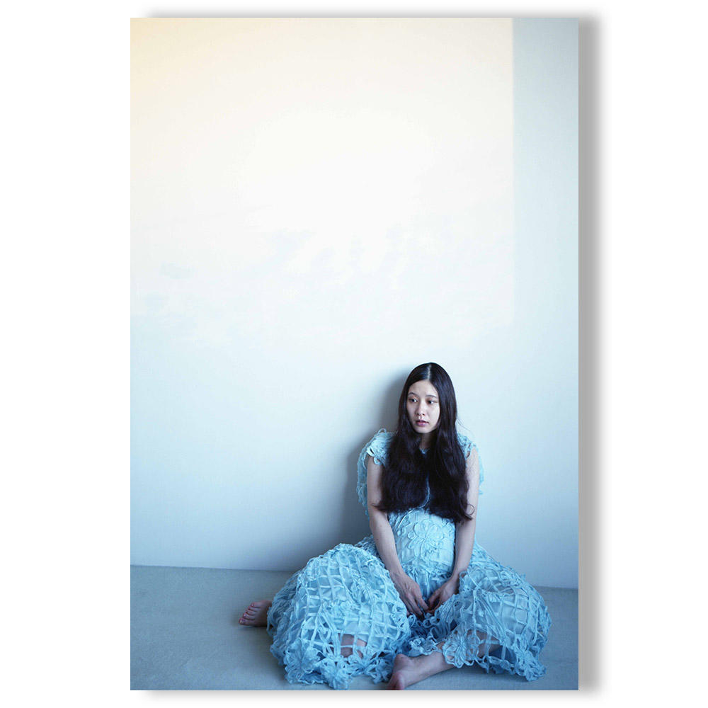 A MAGAZINE CURATED BY CECILIE BAHNSEN（セシリー・バンセン）　雑誌 