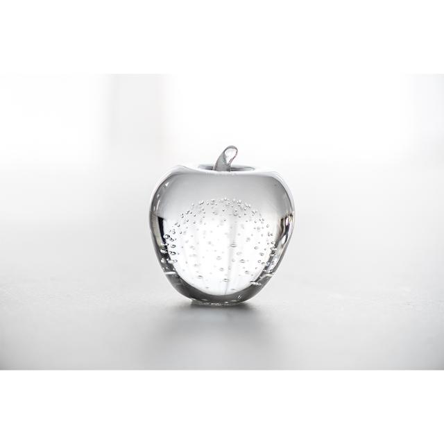 イイノナホ ・ペーパーウェイト Apple イイノナホ】Apple 著者：イイノナホの商品詳細 | 蔦屋書店