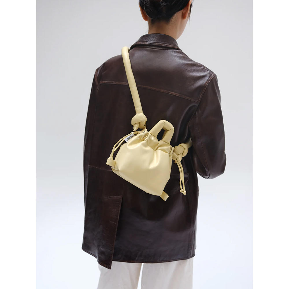 カラーの選択可能／ÖLEND（オレンド）】VEGAN LEATHER MICRO ONA