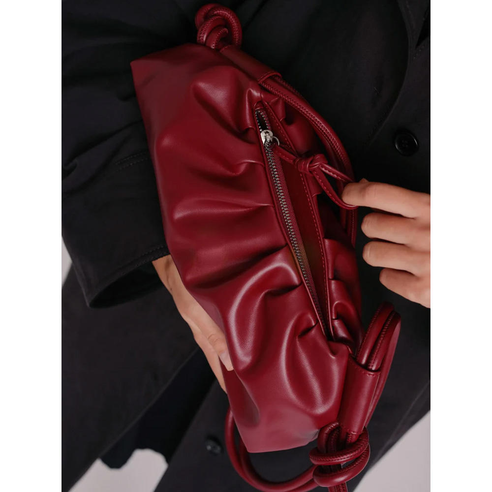 【ÖLEND（オレンド）】THE DUMPLING BAG CHERRY RED バッグ
