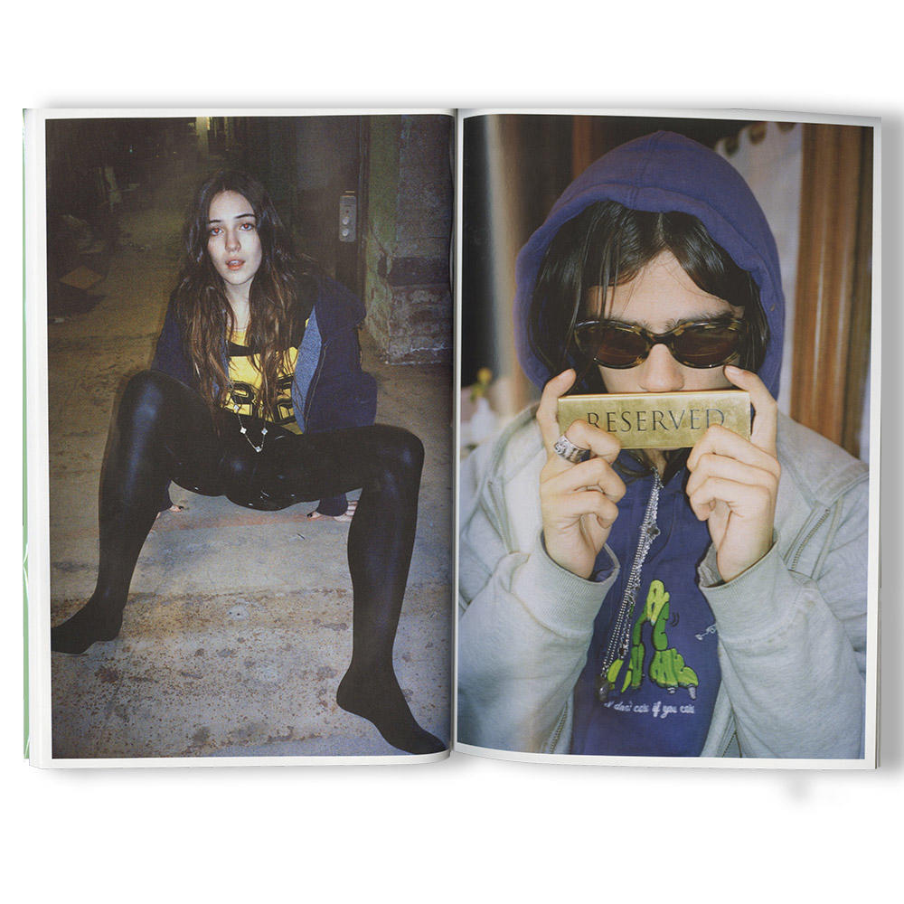 【初版500部限定】ANNE IMHOF'S DOOM DOCUMENTED BY TESS PETRONIO by Tess Petronio（テス・ペトロニオ）　写真集