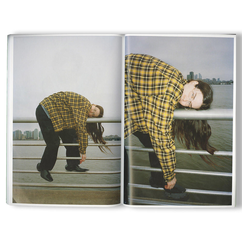 【初版500部限定】ANNE IMHOF'S DOOM DOCUMENTED BY TESS PETRONIO by Tess Petronio（テス・ペトロニオ）　写真集