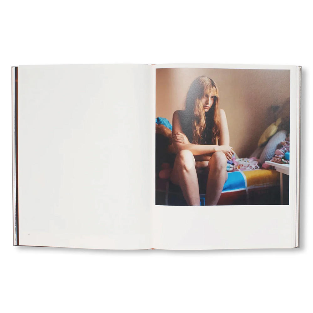 【1500部限定】GEOGRAPHY by Zora Sicher（ゾラ・シッカー）　写真集