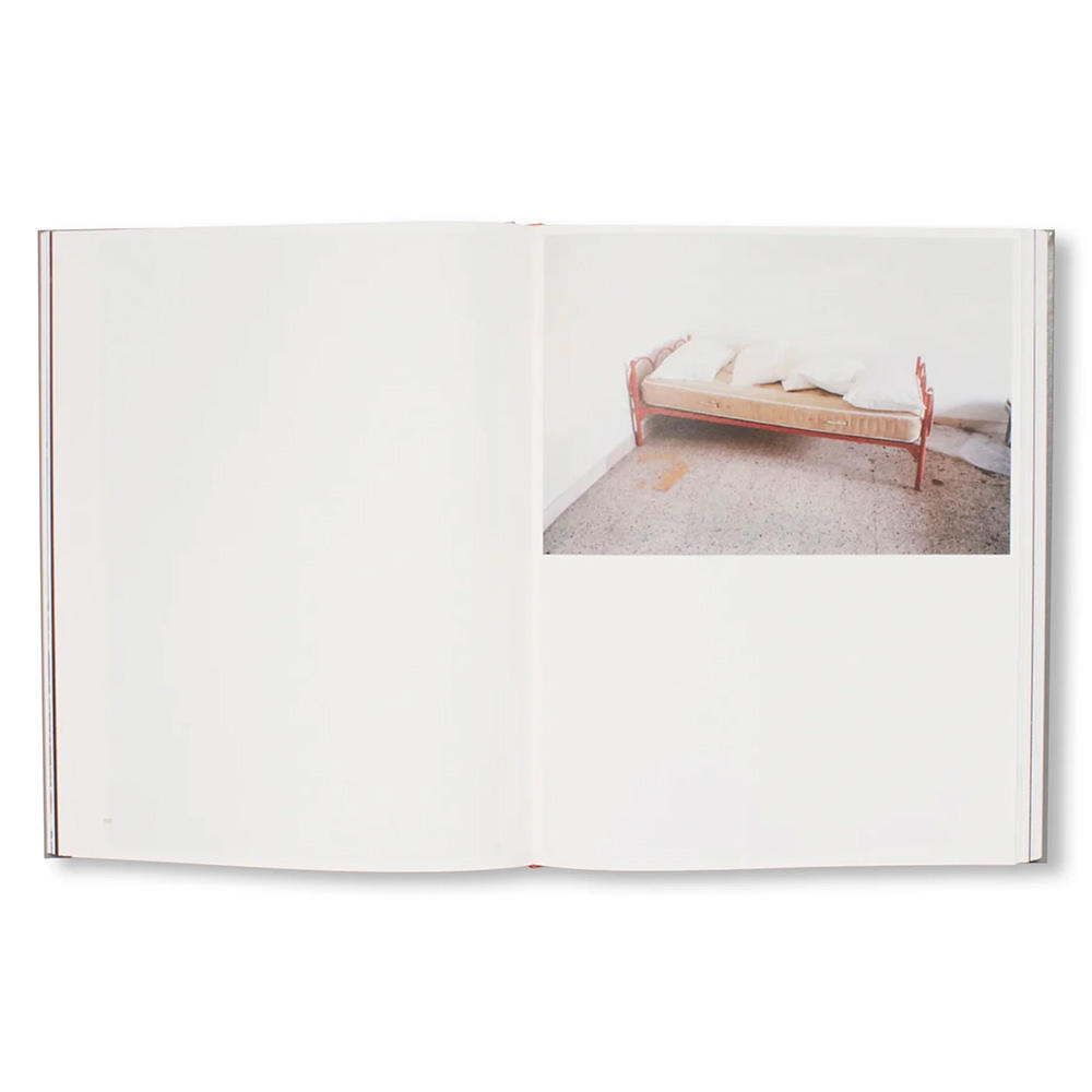 【1500部限定】GEOGRAPHY by Zora Sicher（ゾラ・シッカー）　写真集