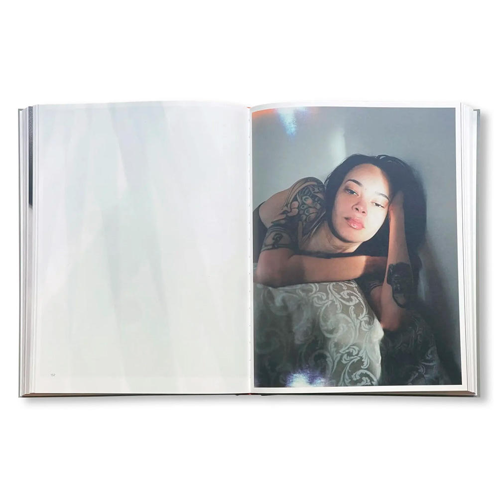 【1500部限定】GEOGRAPHY by Zora Sicher（ゾラ・シッカー）　写真集