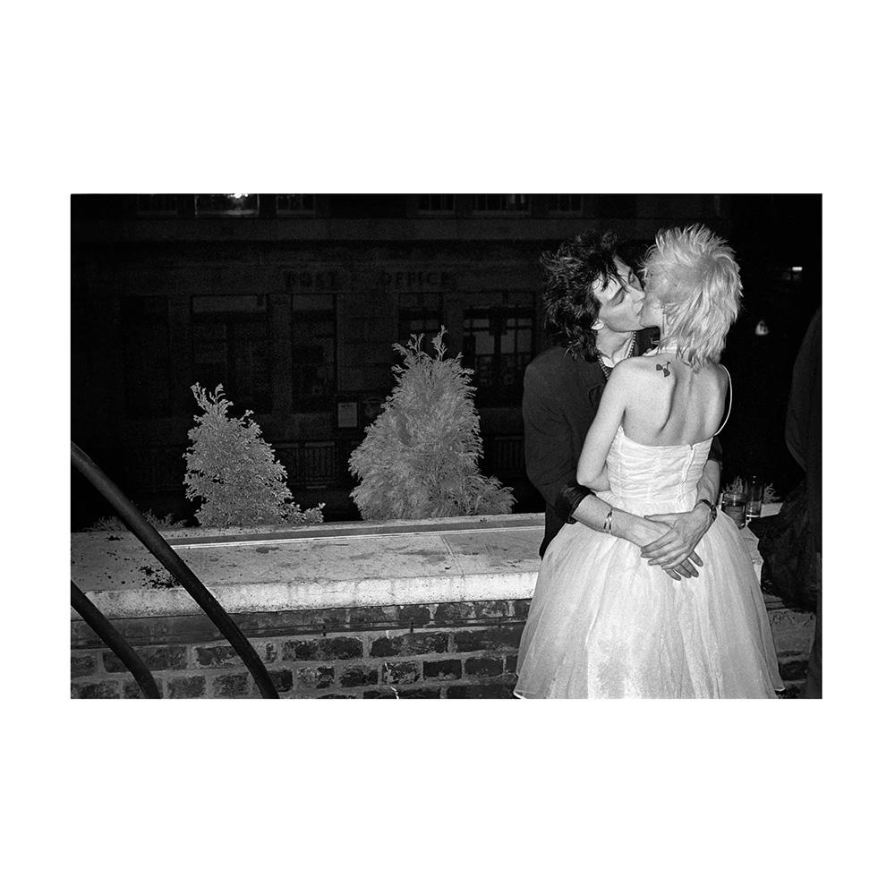 【予約／1000部限定／IDEA】HELLO, I LOVE YOU by Derek Ridgers（デレク・リジャース） 写真集 ※12月中の入荷を予定