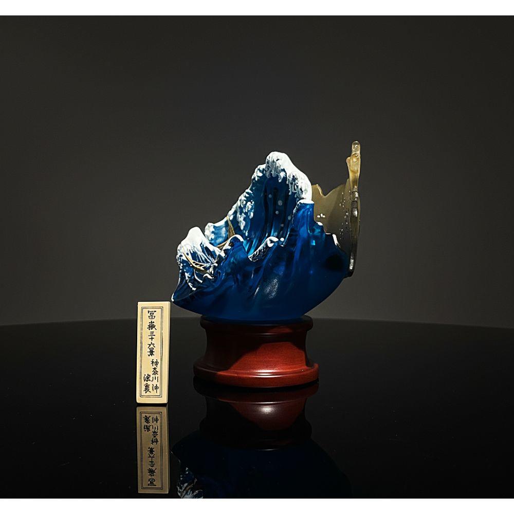 北斎(HOKUSAI)立像譚 ～神奈川沖浪裏～