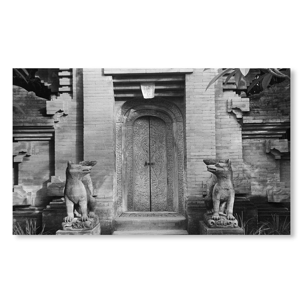 【Pierrot(ピエロ)作品集】RUMAH RUBAH - A BALI HOME OF GILDAS LOAEC AND ROMY LOAEC - by Pierrot