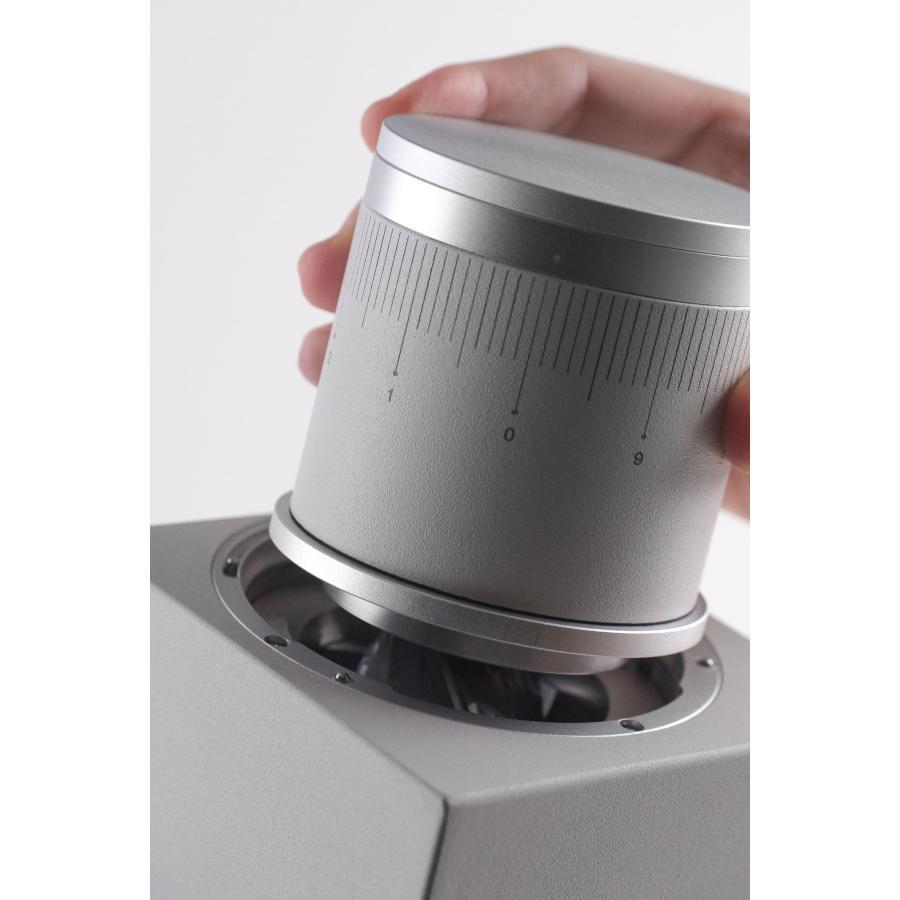 【先行予約/予約特典あり】Varia (ヴァリア) VS4 グラインダー White