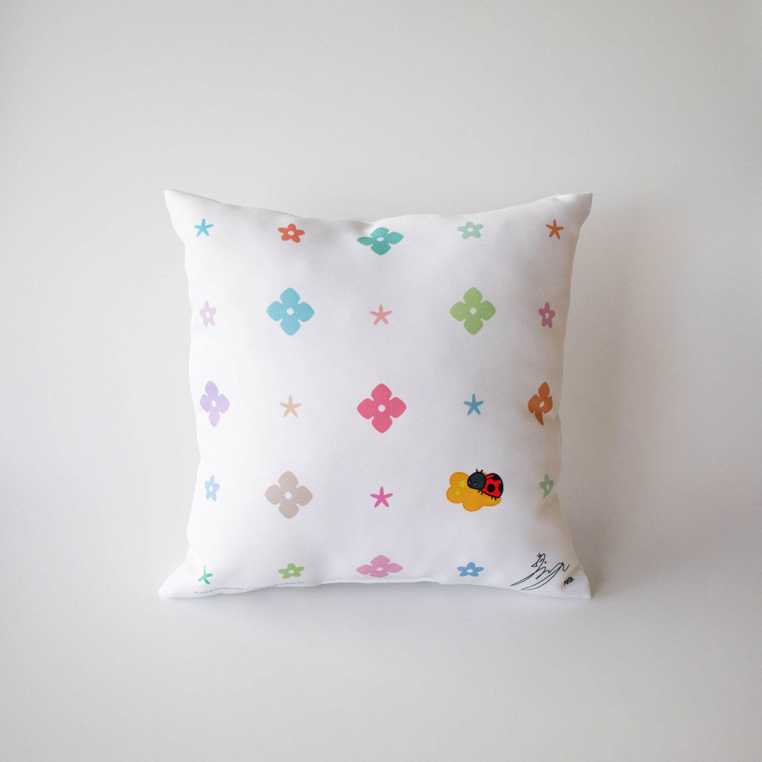 まっしろなちょうちょ　クッション