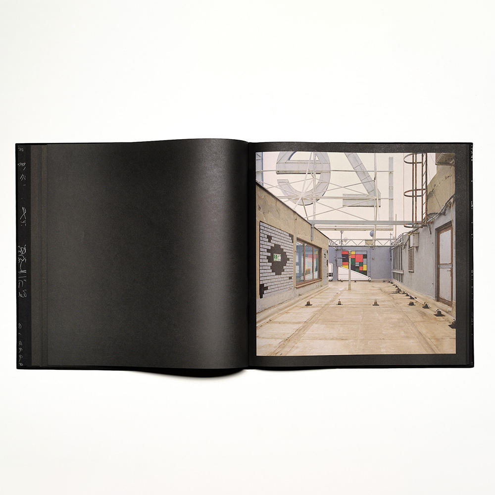 The Tower by Xiaofu Wang 写真集