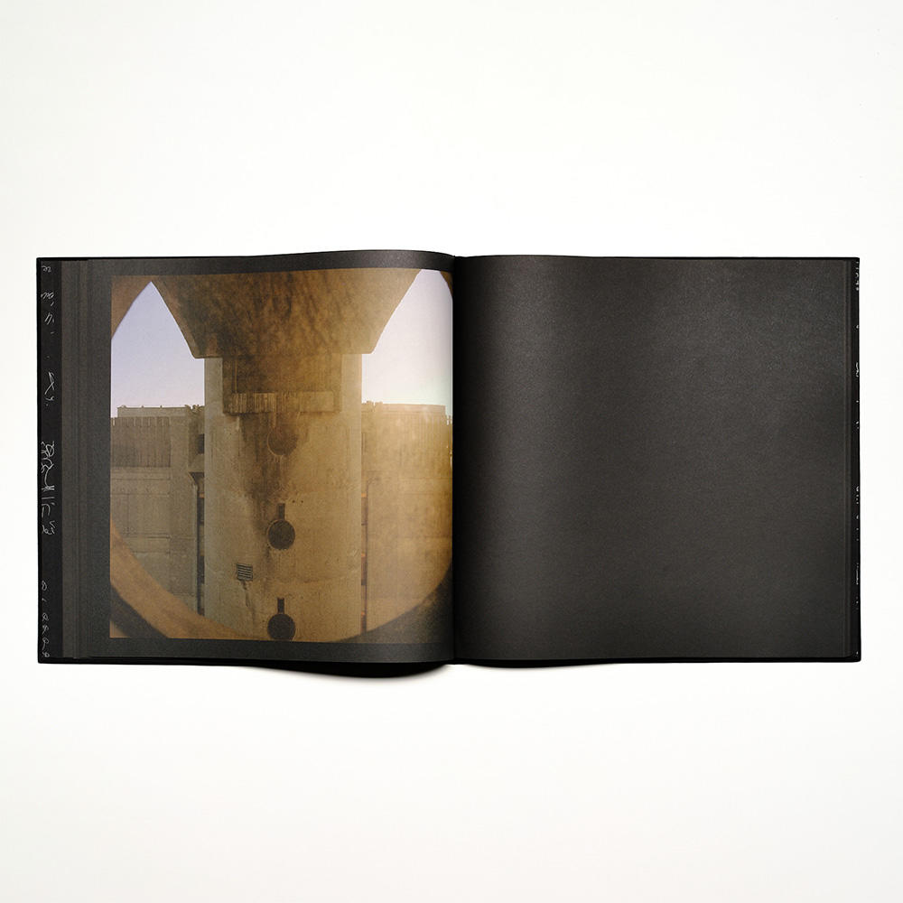 The Tower by Xiaofu Wang 写真集