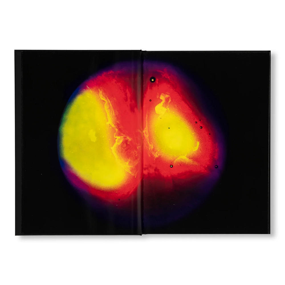 MY BLOODY HAND by Momo Okabe（岡部桃）　写真集