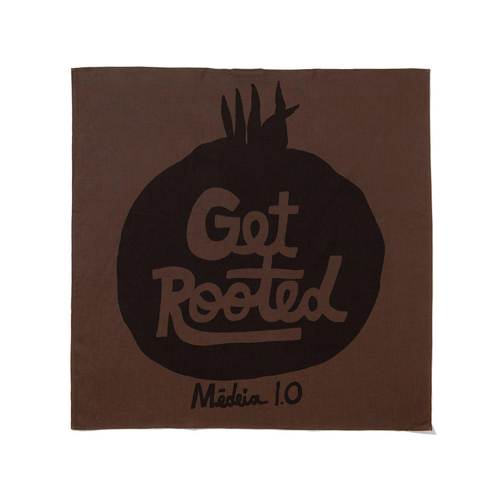 【予約／種類の選択可】“Get Rooted”タブロイド＋ラッピングクロス（風呂敷）＋缶バッジセット　※2月15日以降の発送を予定