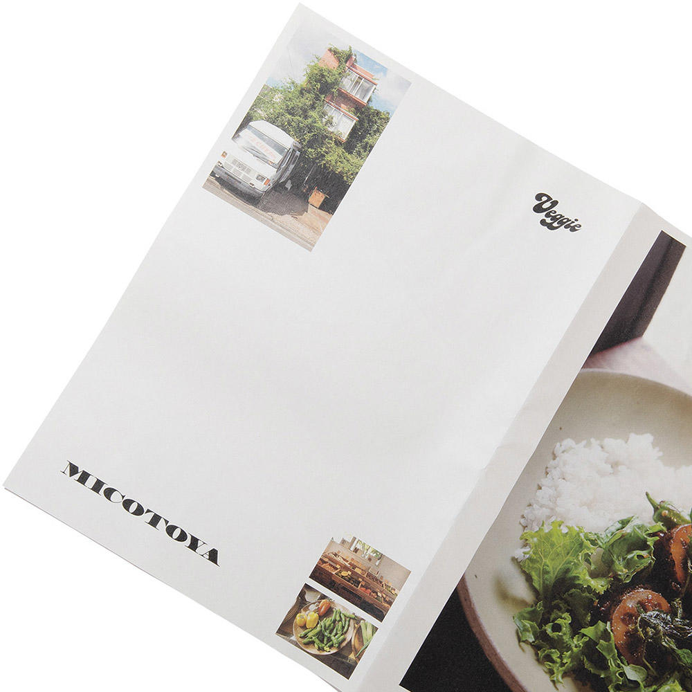 【予約／種類の選択可】“Get Rooted”タブロイド＋ラッピングクロス（風呂敷）＋缶バッジセット　※2月15日以降の発送を予定