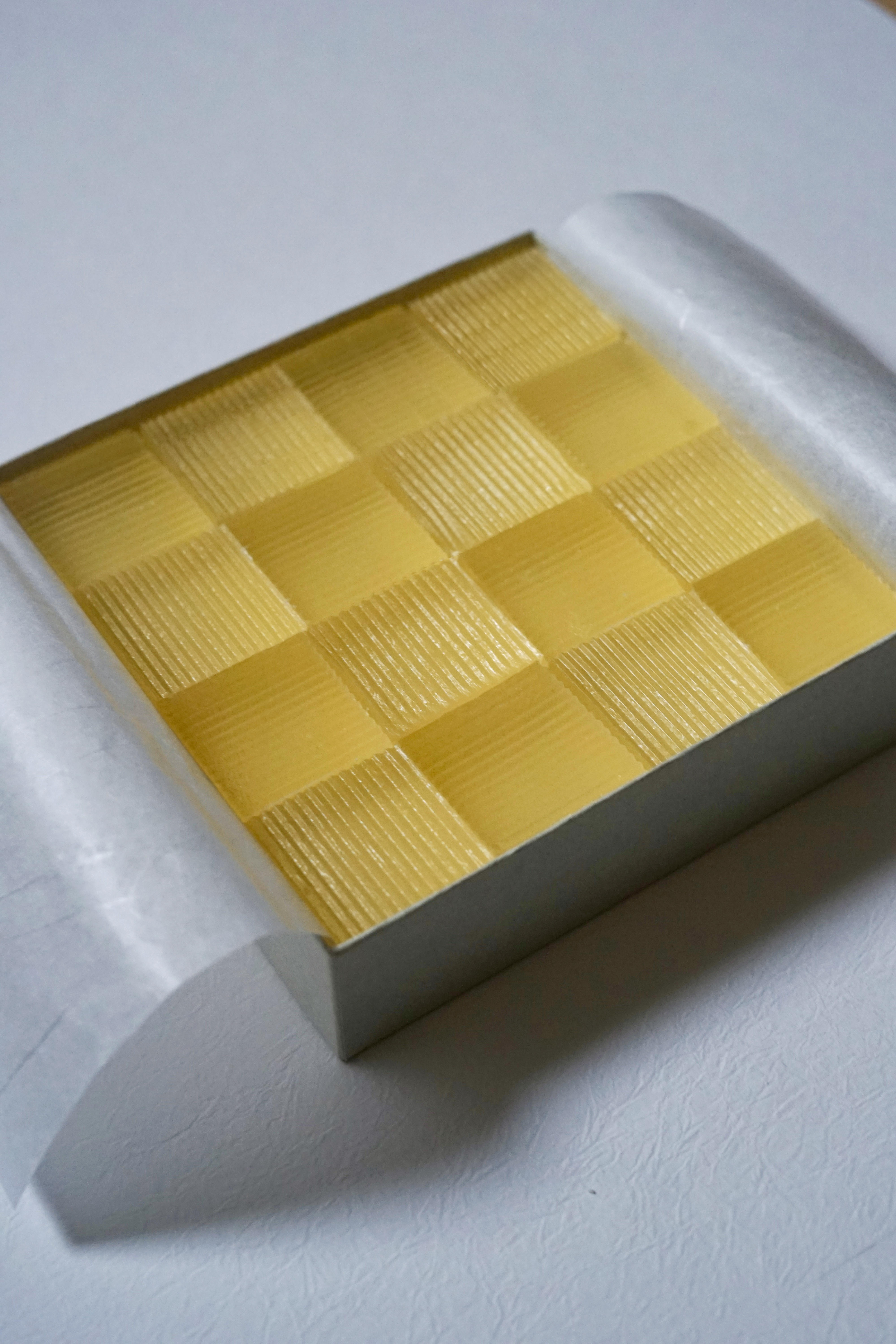 四季の菓（梔子）／琥珀糖