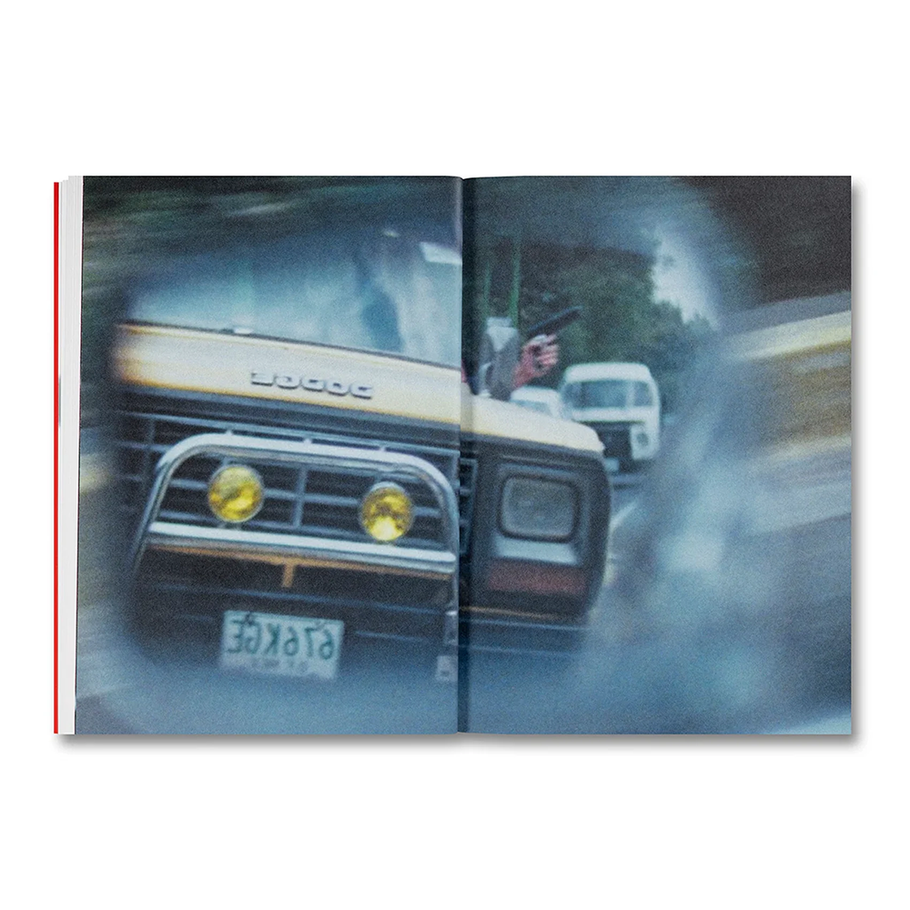 AMORES PERROS by Alejandro G. Inarritu（アレハンドロ・ゴンサレス・イニャリトゥ） 作品集