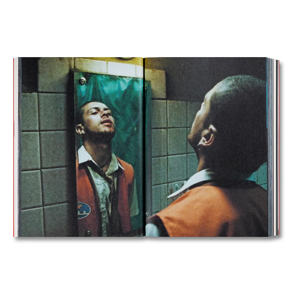 AMORES PERROS by Alejandro G. Inarritu（アレハンドロ・ゴンサレス・イニャリトゥ） 作品集