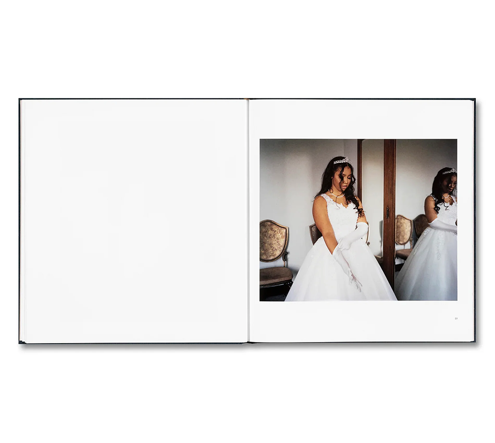 SOCIAL SEASON by Miranda Barnes（ミランダ・バーンズ） 写真集