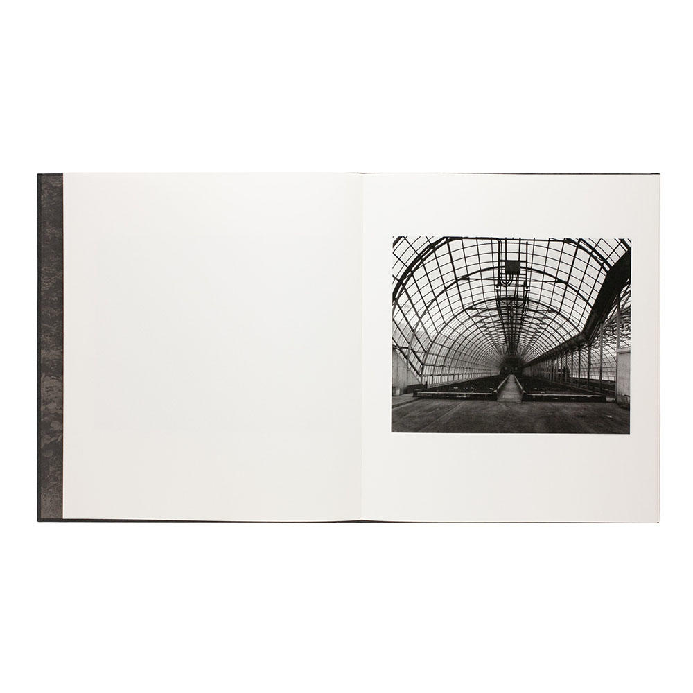 『より深い静けさのために風は唱う』　村越としや 写真集