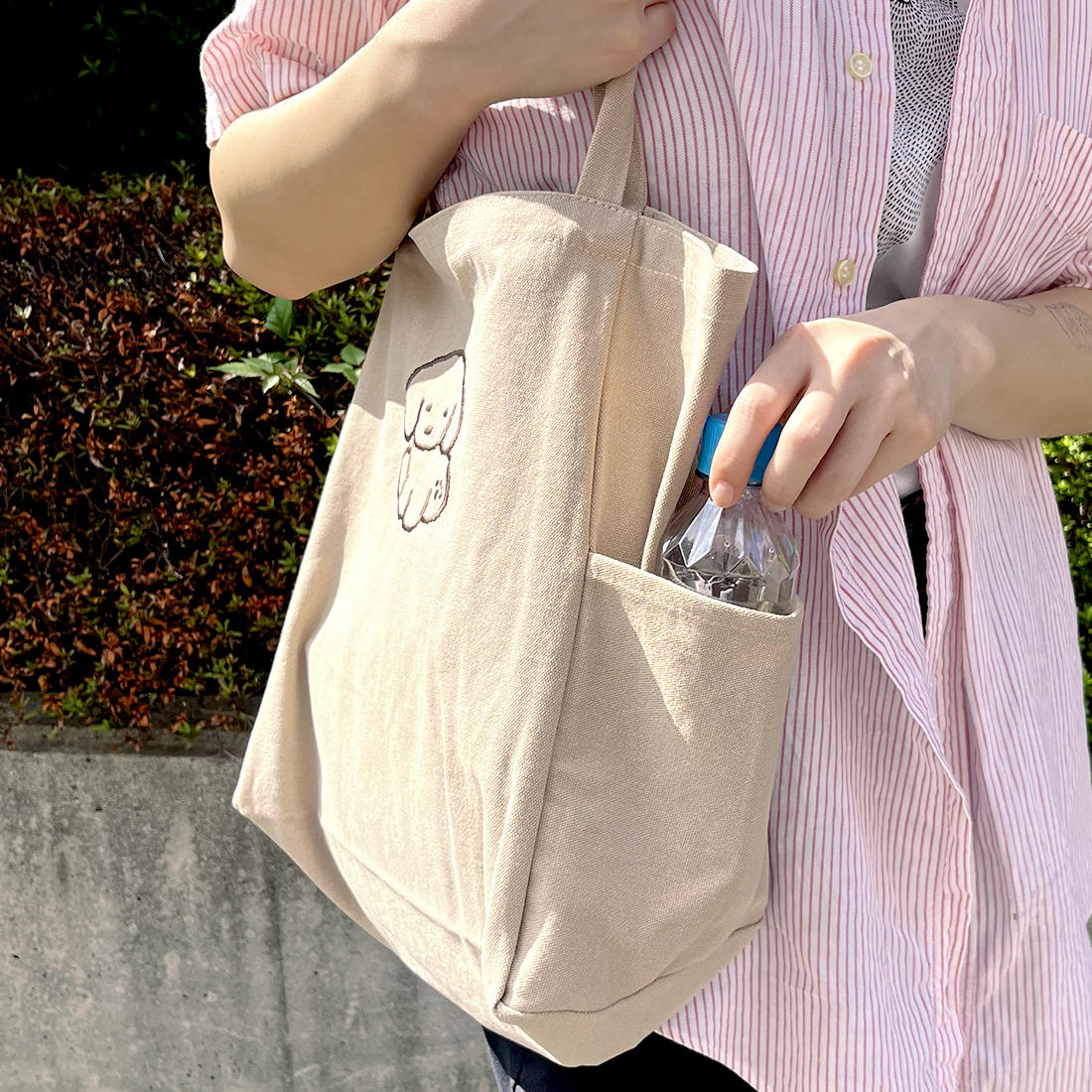 てらおかなつみのたくさんの犬展 犬の刺繍トートバッグ ベージュ