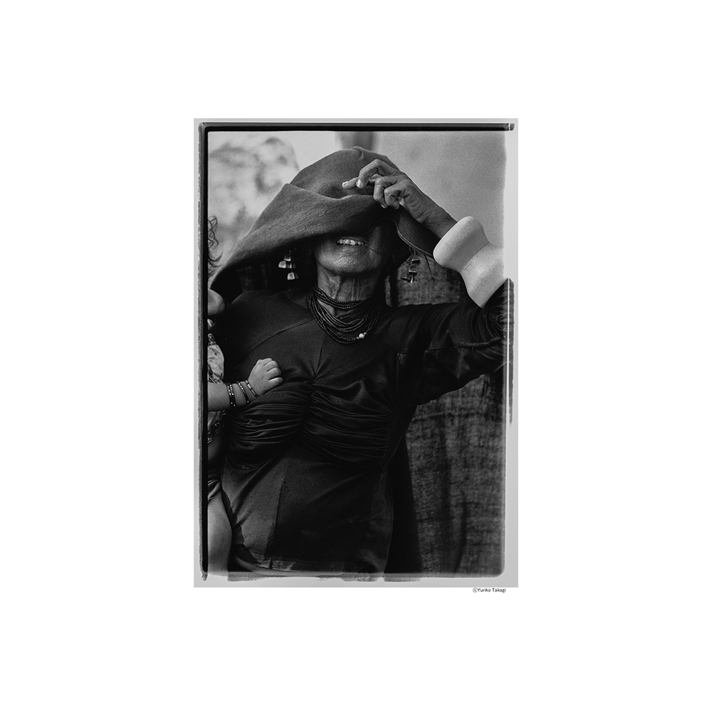 『Threads of Beauty 1995-2025 ―時をまとい、風をまとう。』 高木由利子 写真集