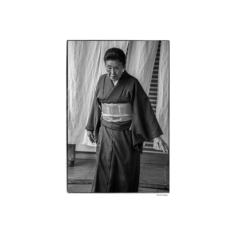 『Threads of Beauty 1995-2025 ―時をまとい、風をまとう。』 高木由利子 写真集