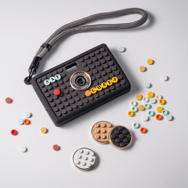 PaperShoot ペーパーシュート　Ash Block 20 MP Aura Bricks Camera Set w/ 64G SD & 2 batteries