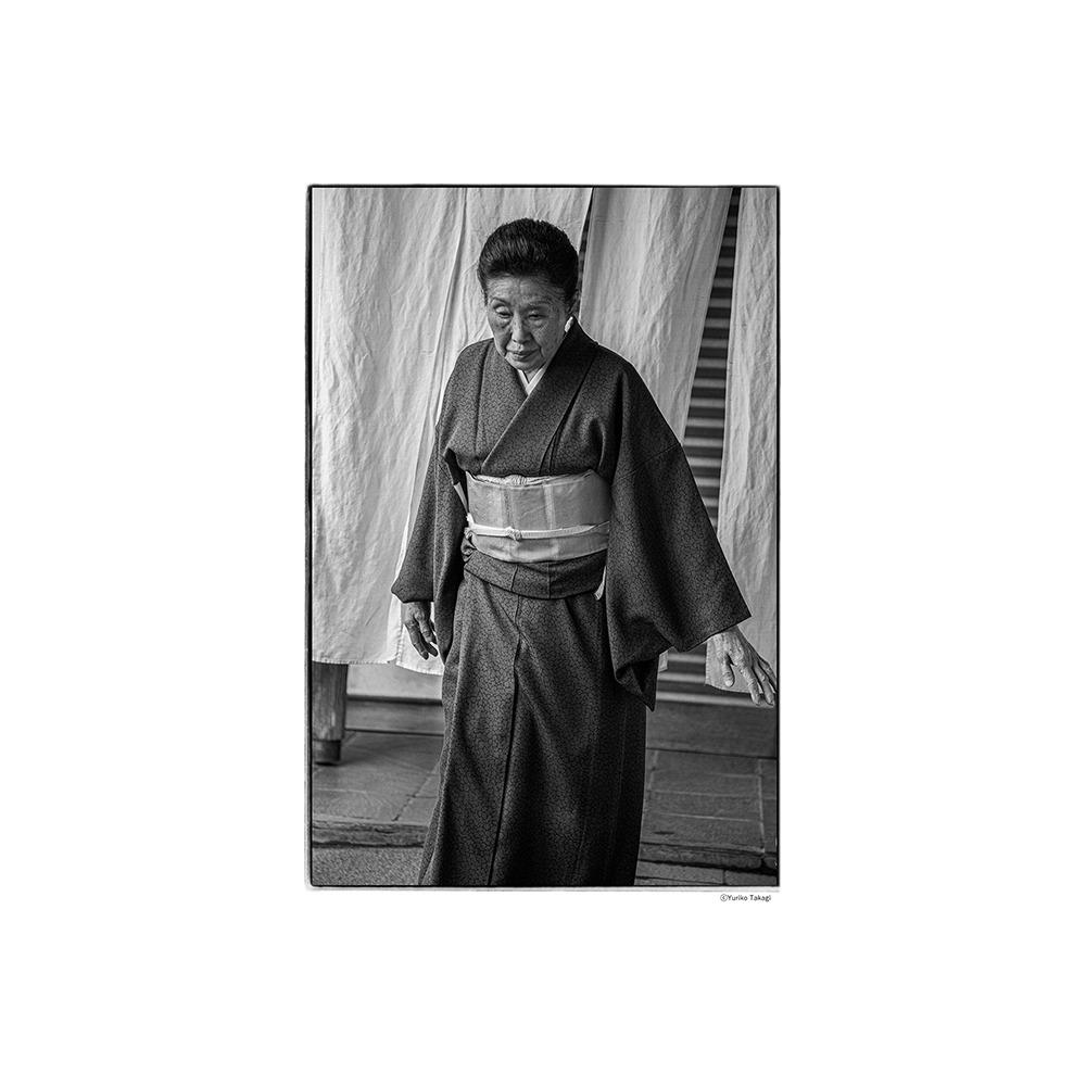 『Threads of Beauty 1995-2025 ―時をまとい、風をまとう。』 高木由利子 写真集